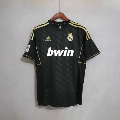 لباس کلاسیک رئال مادرید 2012-2011 کیت دوم