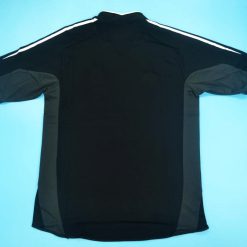 لباس کلاسیک رئال مادرید 2005-2004 کیت دوم