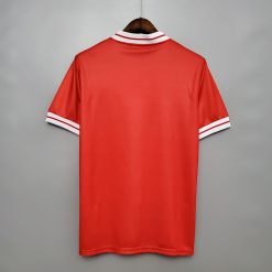 Alternative view of لباس کلاسیک لیورپول 1983-1982 کیت اول