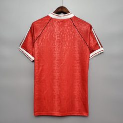 Alternative view of لباس کلاسیک منچستریونایتد 1992-1990
