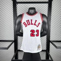 لباس سفید شیکاگو بولز Mitchell & Ness