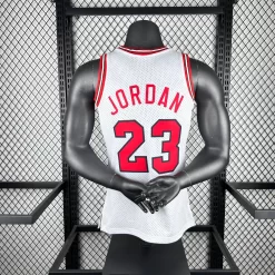 Alternative view of لباس سفید شیکاگو بولز Mitchell & Ness