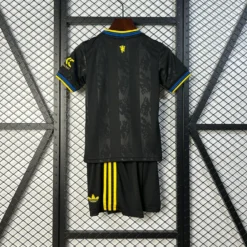 Alternative view of لباس بچه گانه منچستریونایتد 2026-2025 کیت سوم